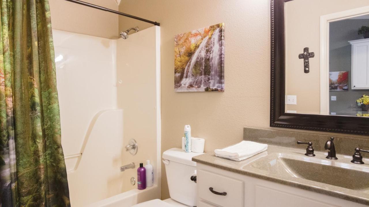 2Br Walk-In - Central Location - Free Tickets Included - Fc41-17 Branson Eksteriør bilde
